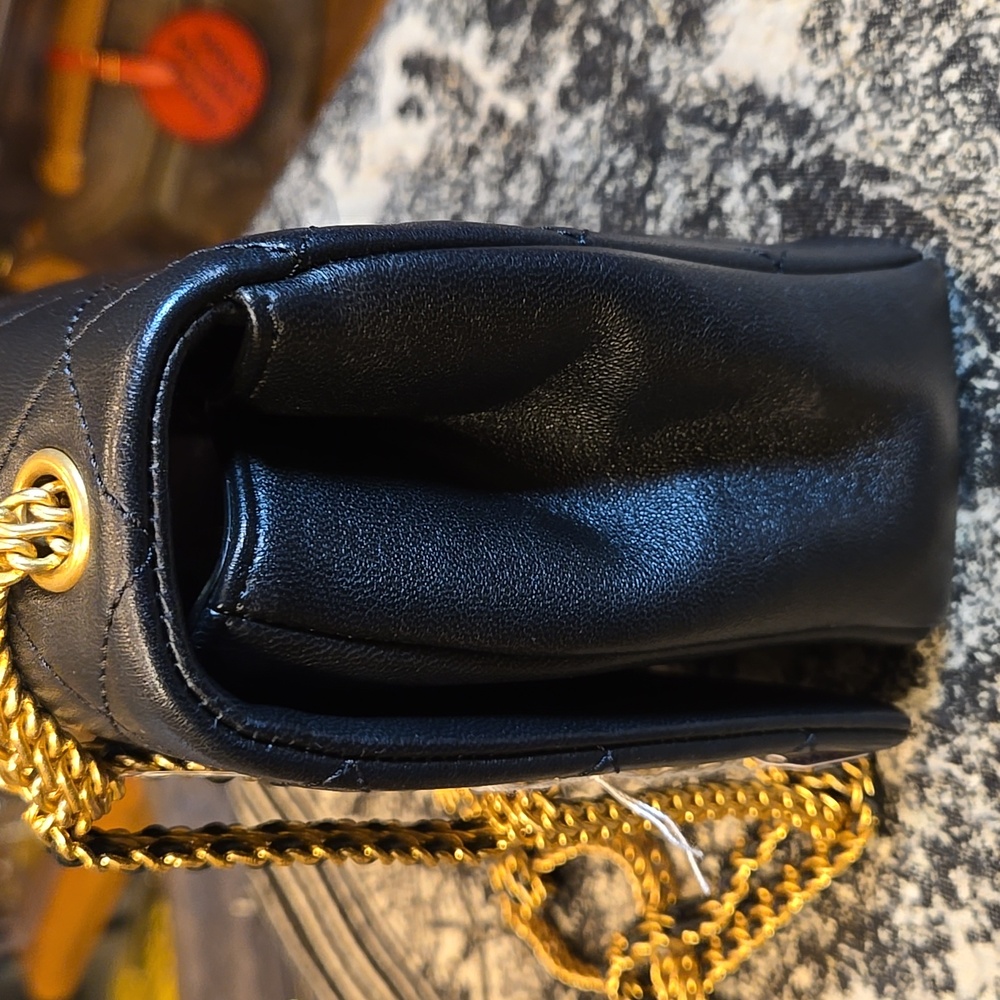 Chanel On and On Full Flap Shoulder Bag - Black Quilted Lambskin COA included - Picture 5 of 17